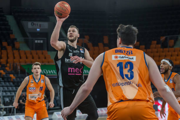 他都以极高 他都以极高