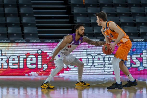 他在接下来 他在接下来